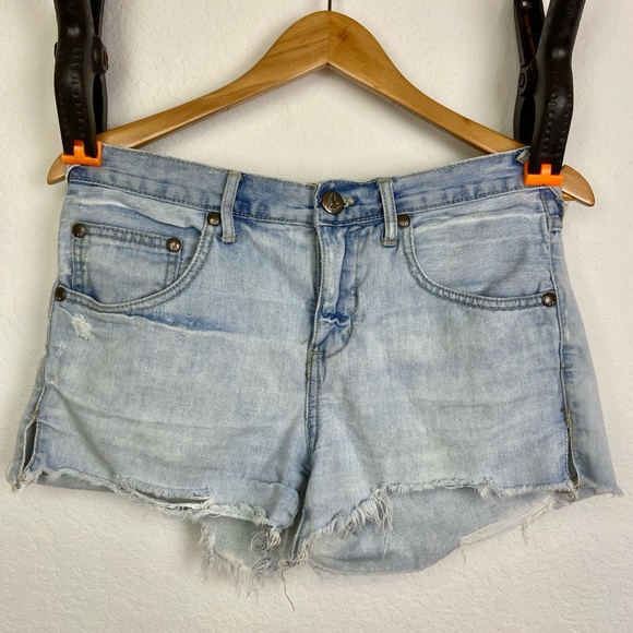 Free People Denim Jean Shorts 27 Light Wash Cutoff - Picture 1 of 6